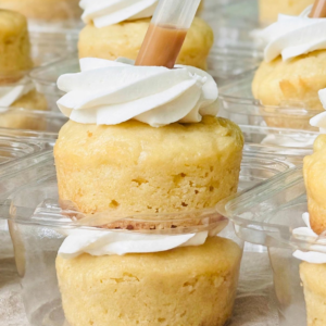 Vanilla Lactose-Free Rum Cream Cupcakes
